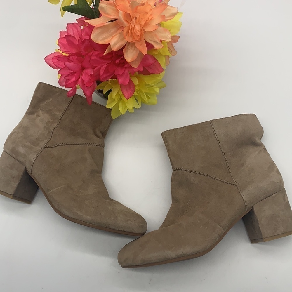 Nine West Tan Suede Bootie Sz 10. MCA1262H